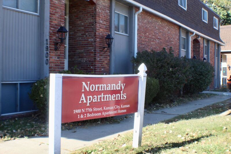 Kansas City House: 1908 N 77th Street