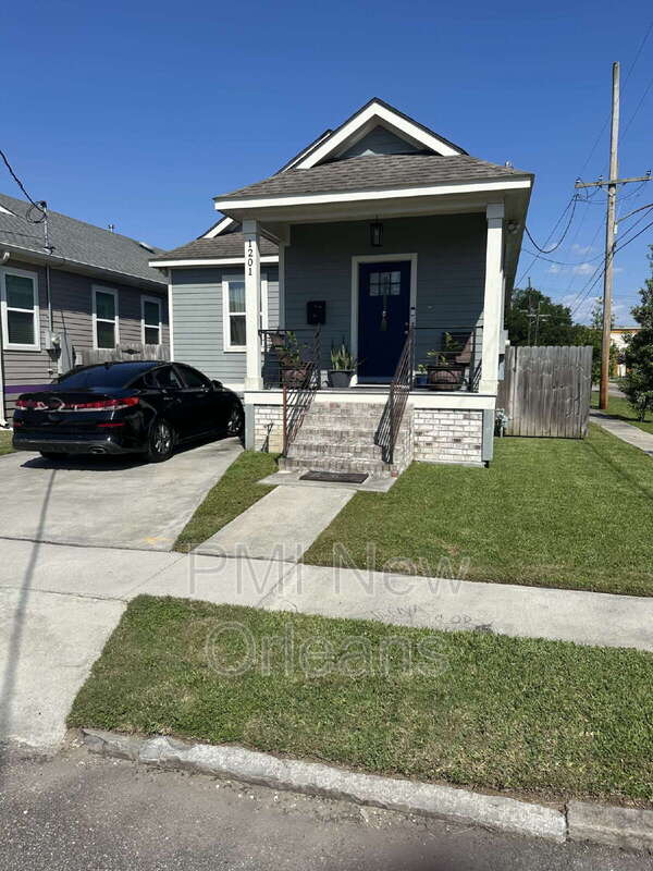 New Orleans House: 1201 Gordon St