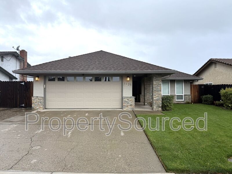 Manteca House: 1125 Bridgeton Ave