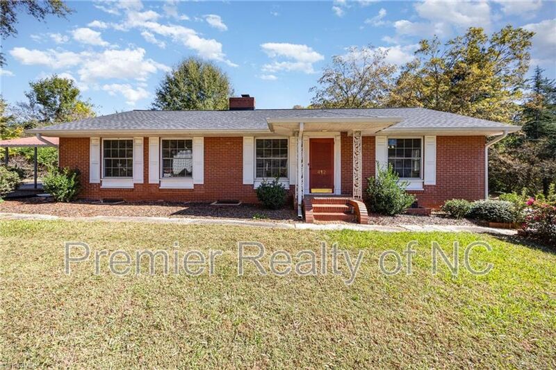 Mocksville Condo: 412 S Main St