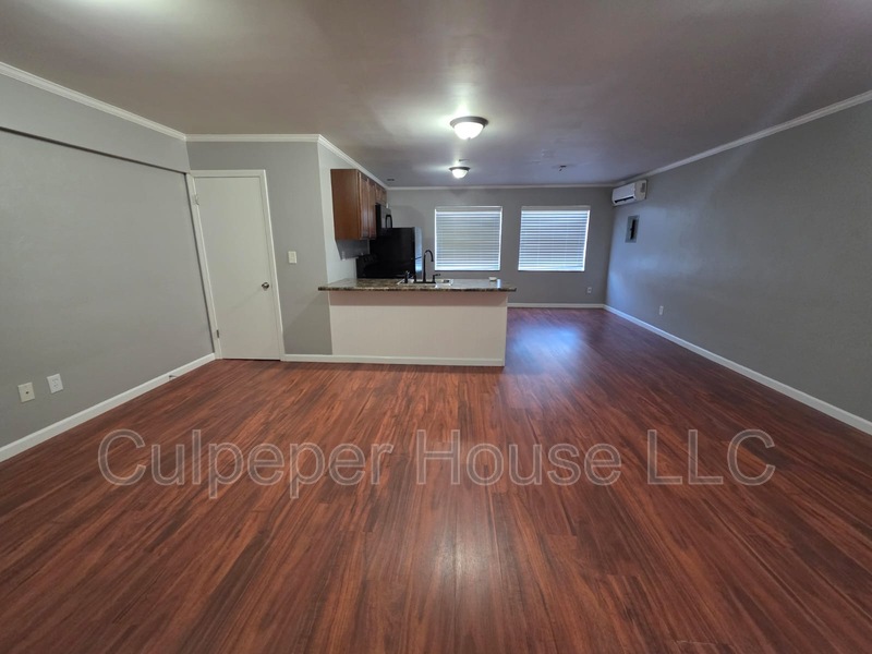 Toledo Condo: 2854 W Sylvania Ave, Unit 8