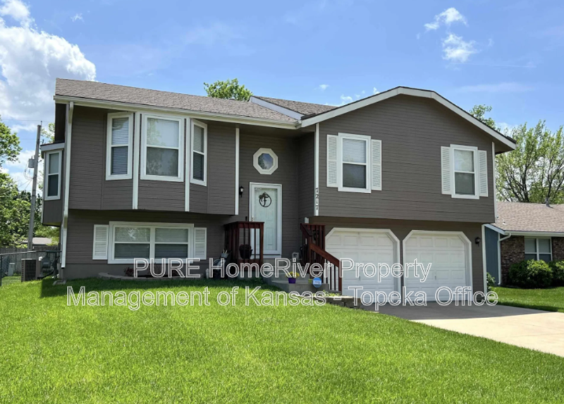 Topeka House: 7217 SW 27th Street