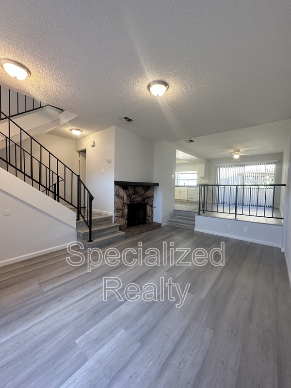 Sylmar Condo: 13901 Sayre Street