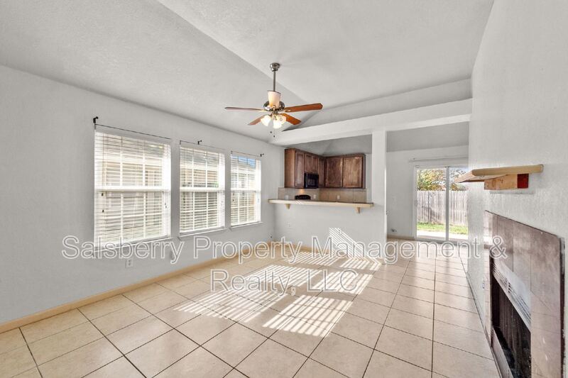 Fort Worth House: 8510 Gatlinburg Drive