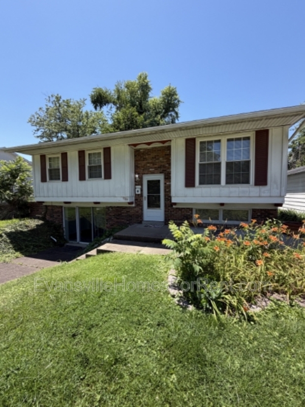 Evansville House: 1309 Alvord Lane