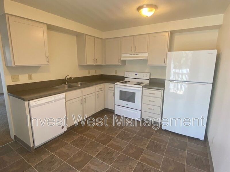 EUGENE Condo: 1861 KINGSLEY ROAD