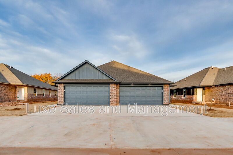 Yukon House: 11613 MacKenzie Way