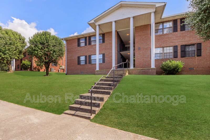 Woodbury Condo: 103 S Ridge Dr