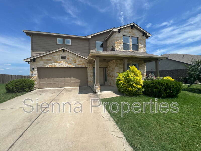 Kyle House: 372 Kingfisher Lane