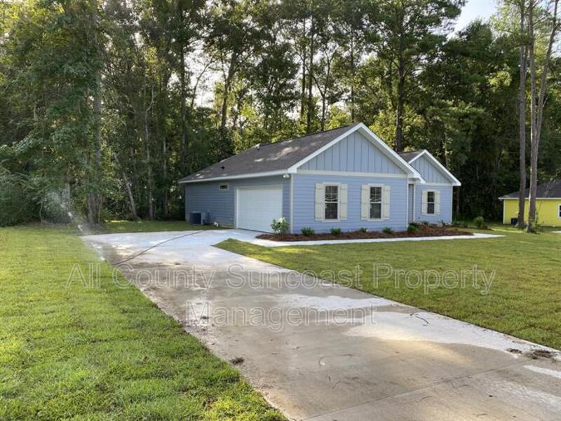 Monticello House: 500 Holly Rd