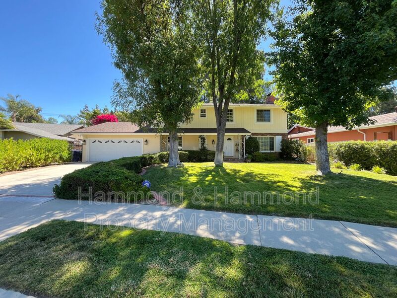 West Hills House: 8422 Fable Ave.