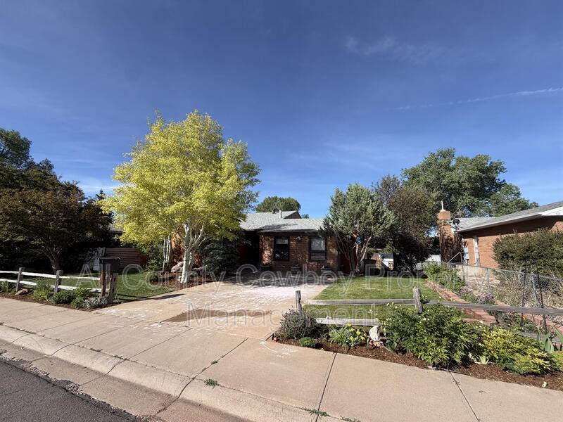 Laramie House: 328 Stuart St.