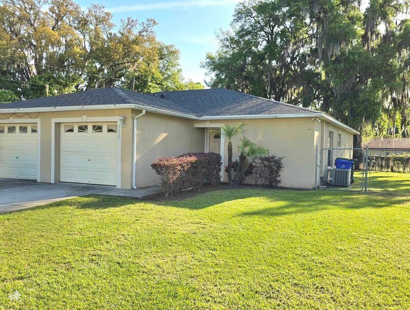 Lakeland House: 5525 Yale Street