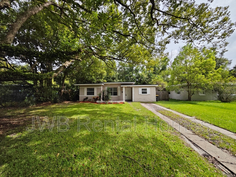 Jacksonville House: 4819 Irvington Ave