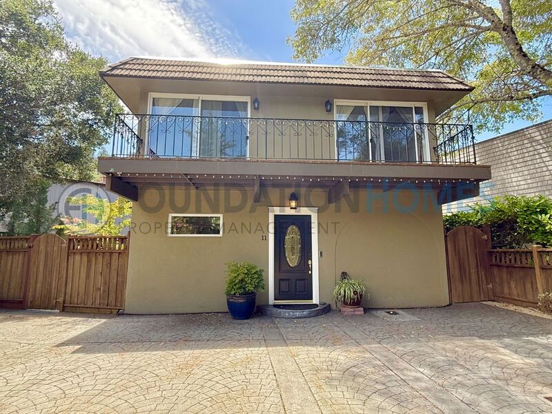 Fairfax House: 11 Glen Dr.