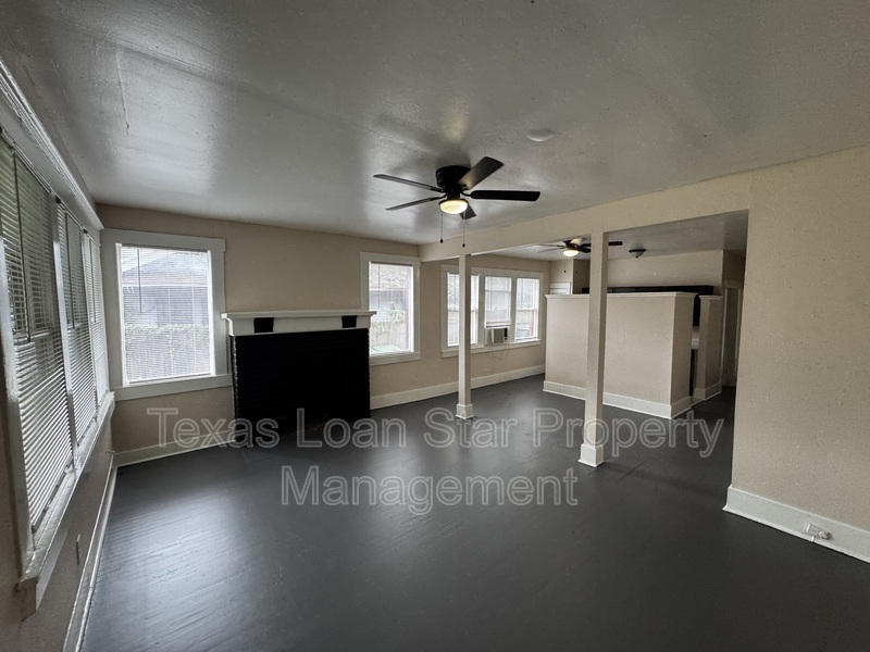 Houston Condo: 4510 La Branch St