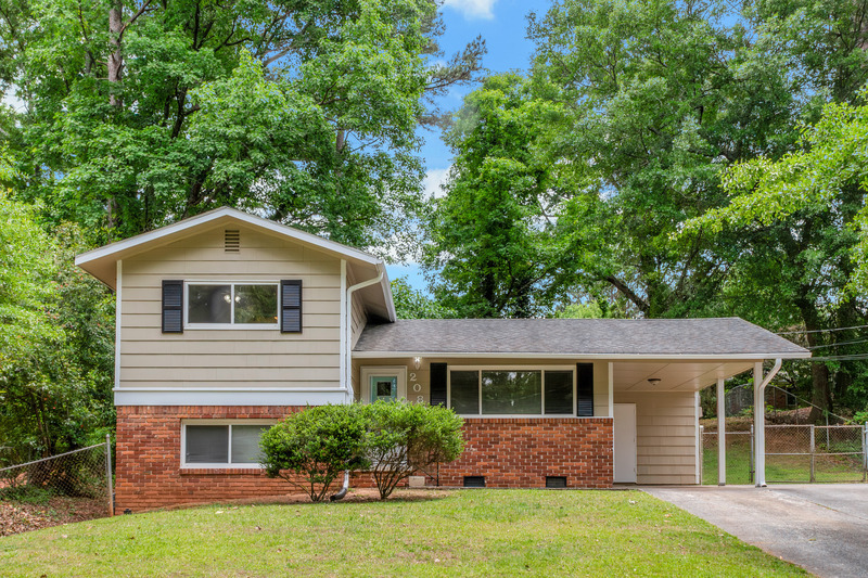 Smyrna House: 2080 Dundee Dr SE