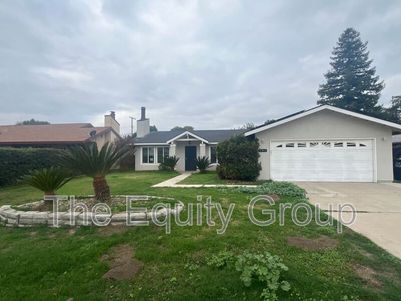 Visalia House: 143 N Simon