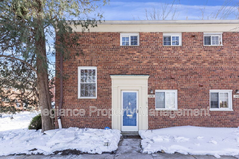 Alexandria Townhome: 1400 Martha Custis Drive