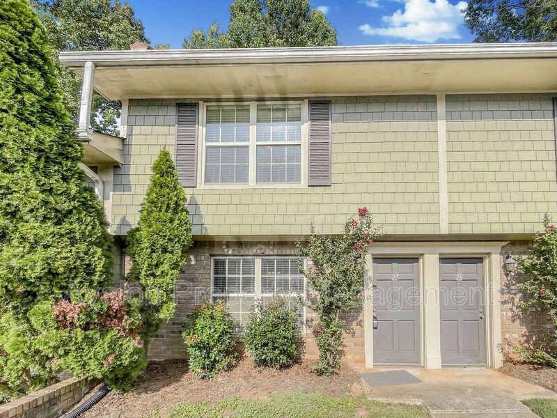 Smyrna House: 27 Villa Ct SE