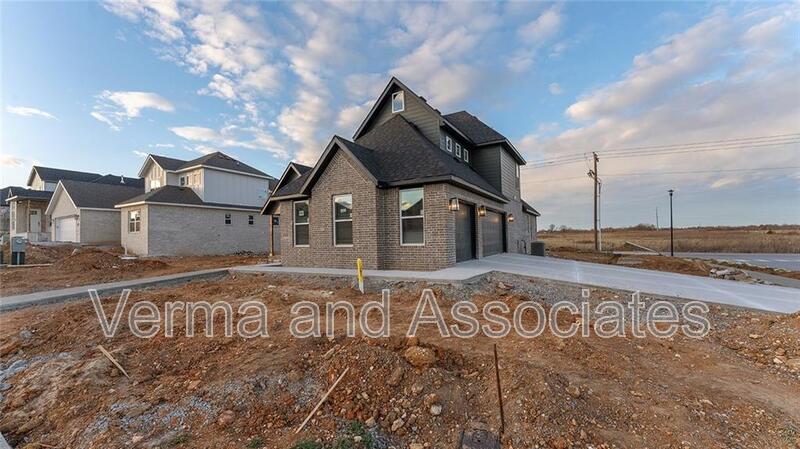 Centerton House: 900 Trestle Ln