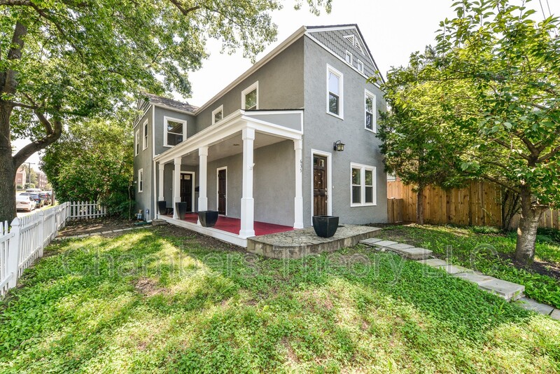 Alexandria House: 635 N. West St.