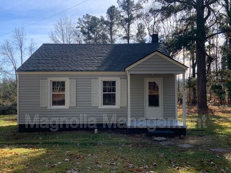 Henderson House: 1825 Colonial Ave.