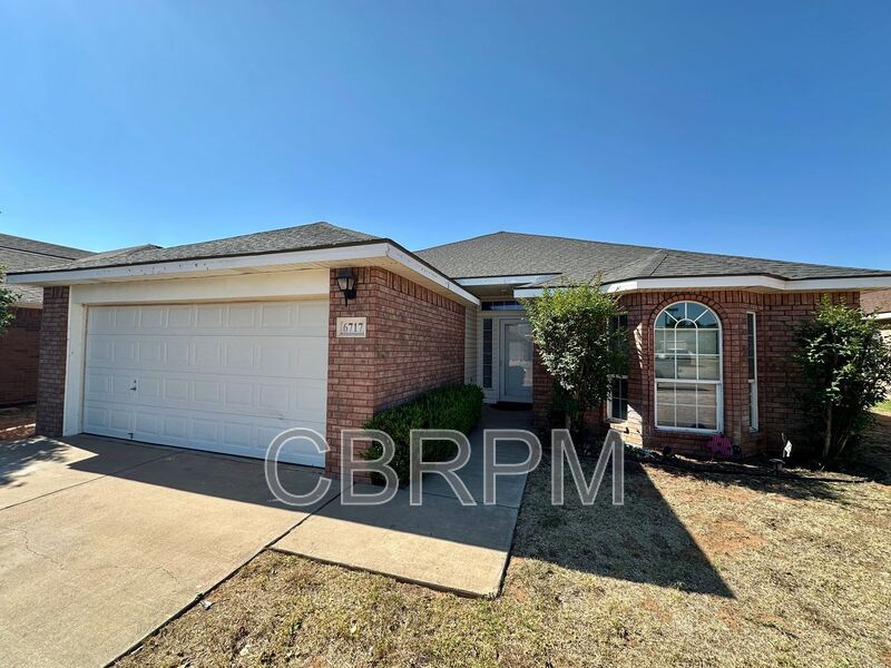 Lubbock House: 6717 89th Street