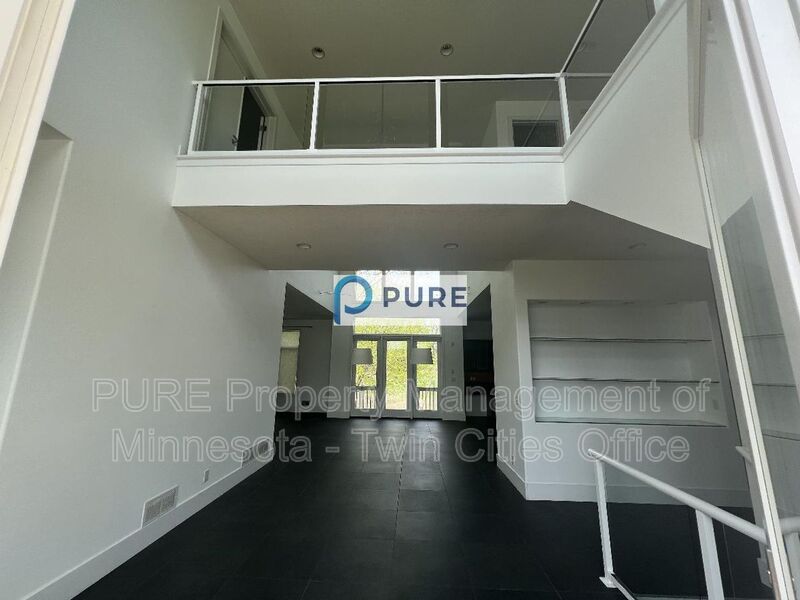 Inver Grove Heights House: 8731 Alverno Ave