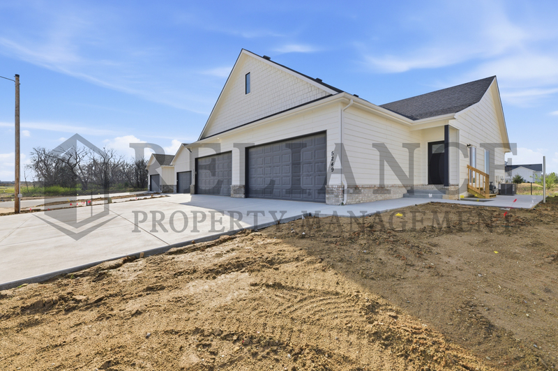 Bel Aire House: 5249 North Pinecrest Court