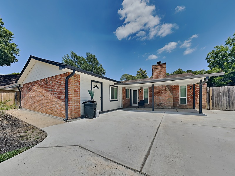 Spring House: 22902 Summer Green Ln