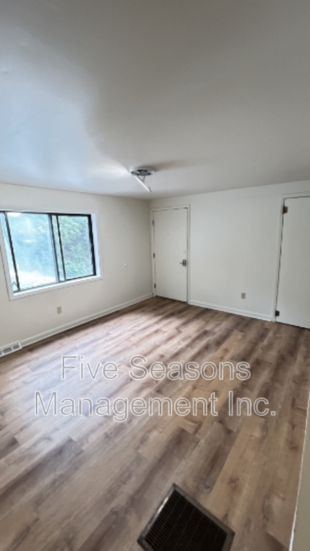 Burlington Condo: 1036 North Avenue - 2