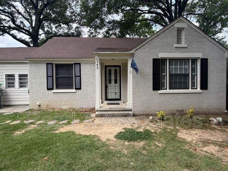 Memphis Condo: 743 Shotwell St