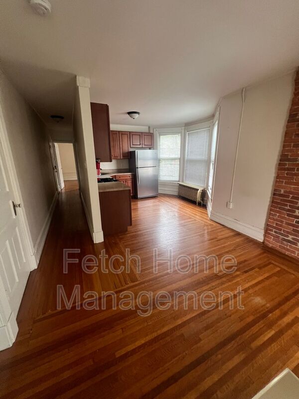 Reading House: 832 North 5th Street
