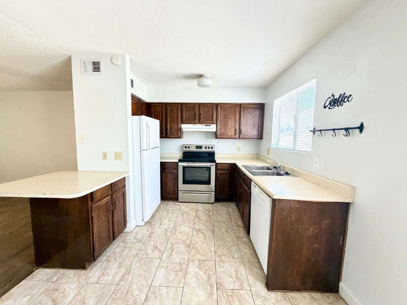 Mesa Apartment: 846 N Revere
