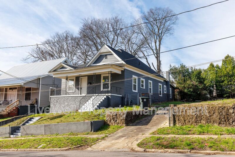 Birmingham House: 1216 4th Place N