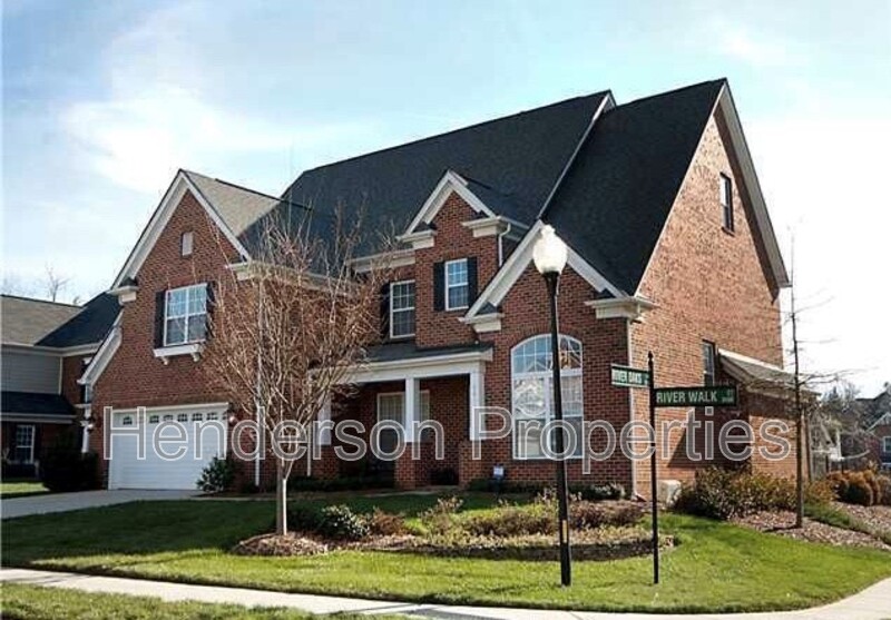 Waxhaw House: 8413 River Walk Court