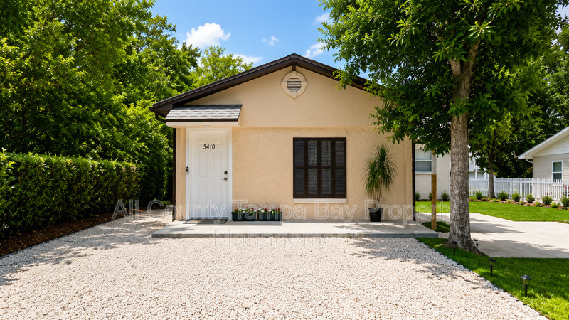 Zephyrhills Condo: 5410 4th St N