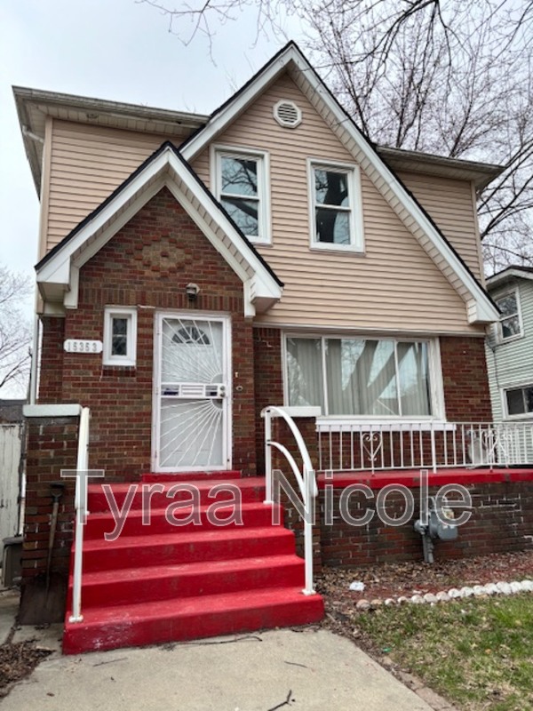 Detroit House: 15353 Lauder Street