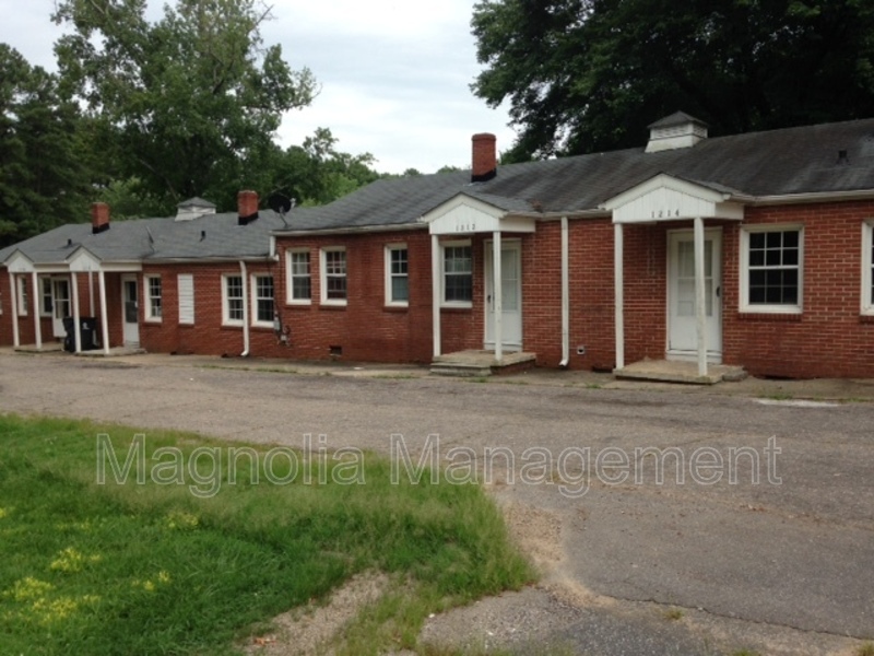 Henderson House: 1212 Parham St