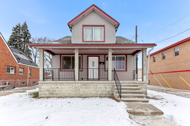 Warren House: 7645 Fisher Avenue