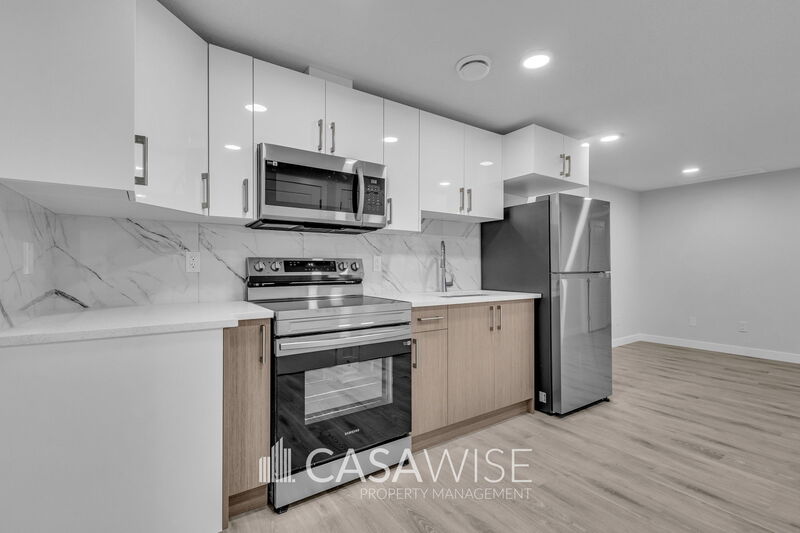 Edmonton House: 3233 Magpie Link Northwest