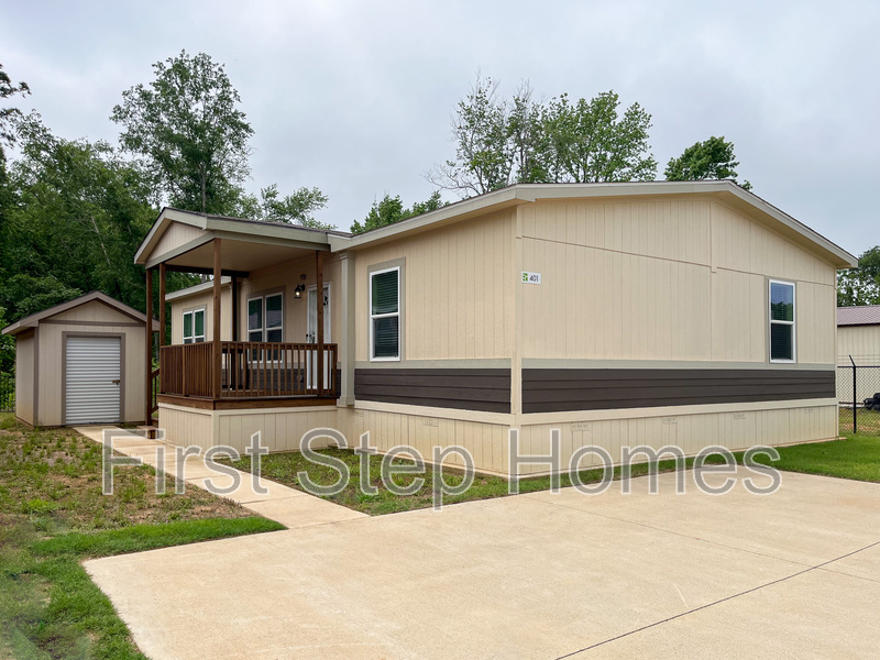Tyler House: 401 Marco St