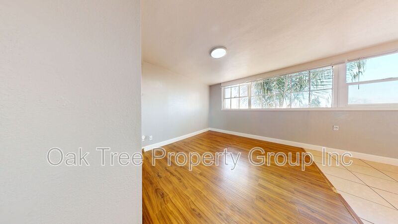 Oakland House: 3010 Adeline Street