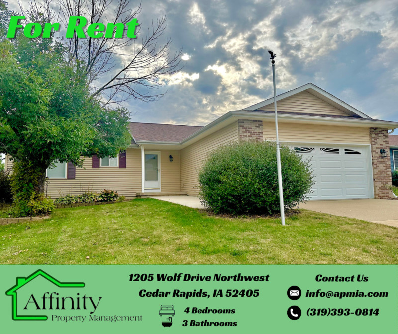 Cedar Rapids House: 1205 Wolf Dr NW