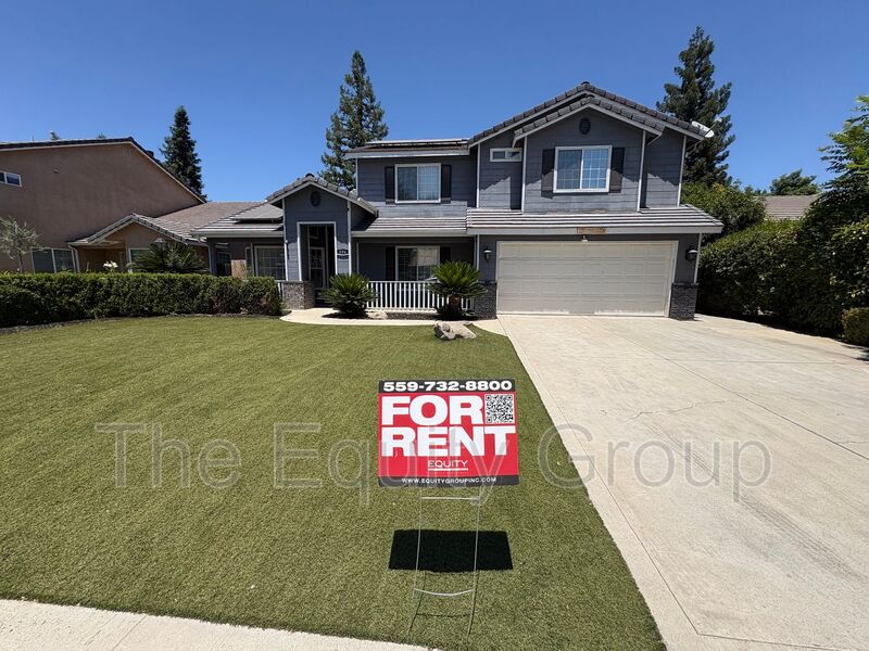 Visalia House: 534 West Russell Ave