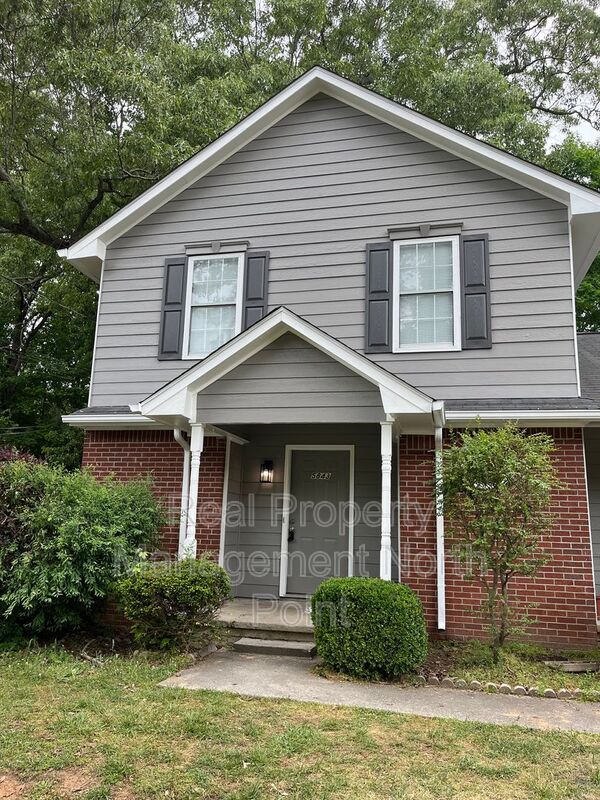 College Park Condo: 5843 Summerglen Ln