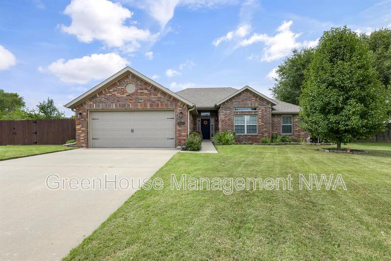 Pea Ridge House: 307 Blair Circle