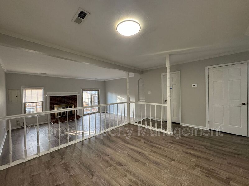 Charming, end-unit brick townhome! *ASK ABOUT OF ZERO DEPOSIT* - Photo 5