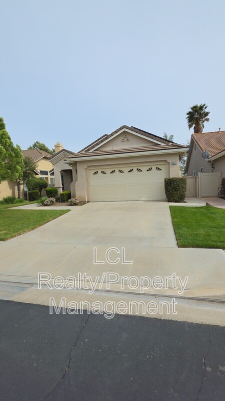 Menifee House: 28943 Baywater Dr